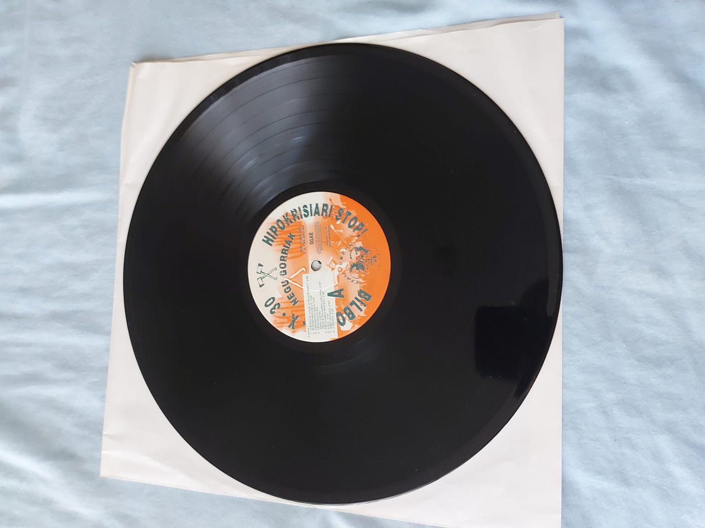 Negu Gorriak – Hipokrisiari Stop! (Bilbo 93-X-30) - LP - Gatefold Sleeve - 1994 - Esan Ozenki – EO-045/LP - Muy Buen Estado / Very Good Condition (VG++ / VG+)