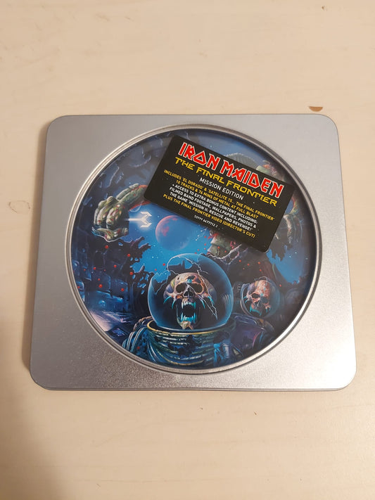 Iron Maiden ‎– The Final Frontier - CD - Caja Metálica / Metal Box - CD Como Nuevo / Portada Muy Buen Estado (M-/VG+)