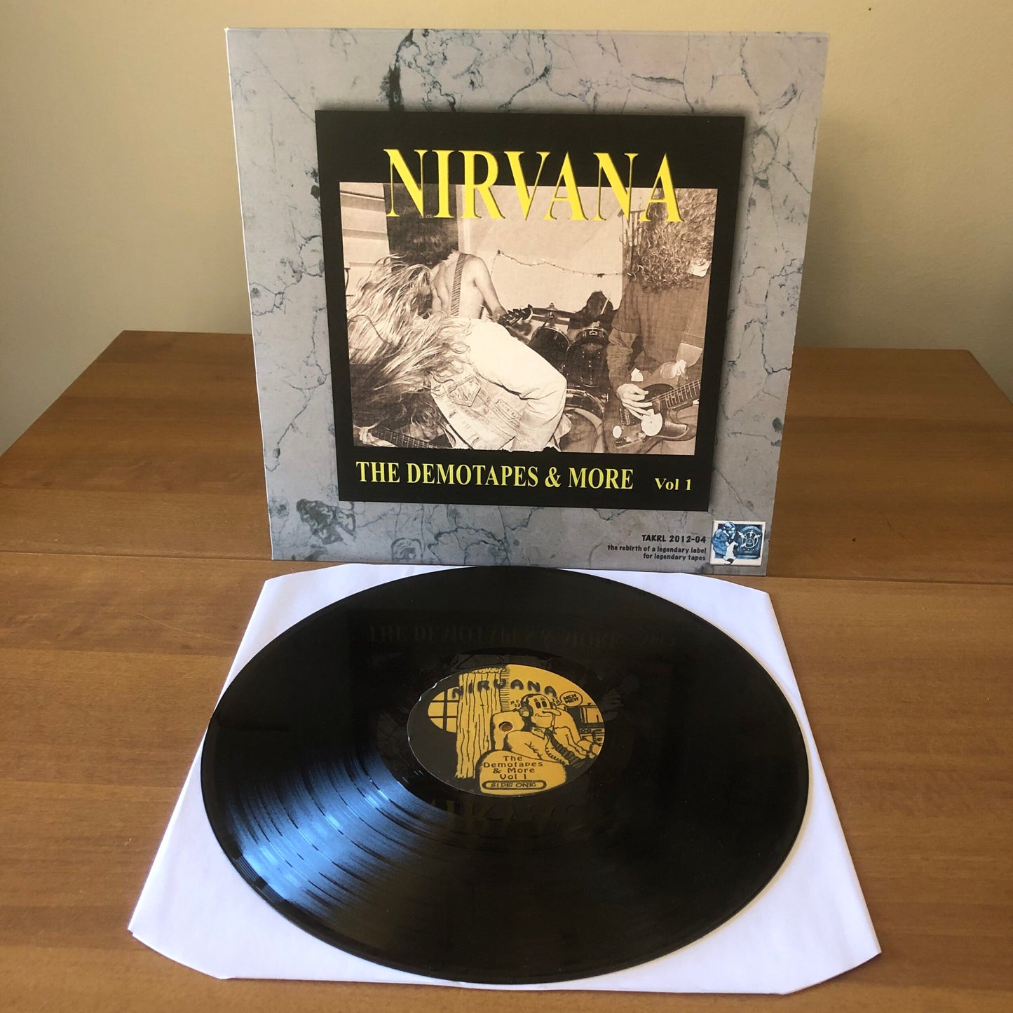 NIRVANA - The Demotapes & More Vol 1 - LP - 2016 - Unofficial - The Rebirth ‎– Takrl 2012-04 - Nuevo sin usar pero no precintado / New and unplayed but not sealed.